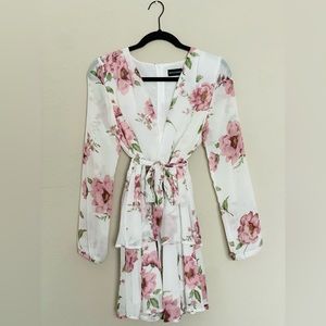 Floral dress, light weight and perfect for summer, special time or a date.